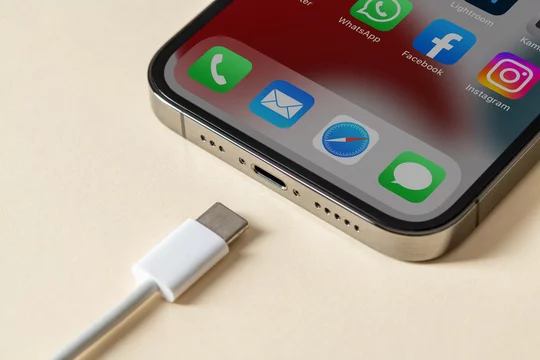 Замена разъема зарядки на iPhone в Санкт-Петербурге